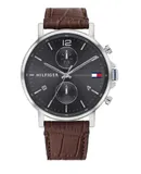 Reloj Tommy Hilfiger Hombre | Coleccion Daniel | Modelo 1710416 | Caja Redonda | Ø 44mm Acero inoxidable | Cierre Hebilla | Movimiento Cuarzo | Dial Negro | Cristal Mineral | Correa Cuero Cafe | 50m / 5 ATM | Línea Deportiva