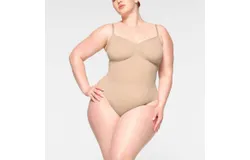 Skims Seamless Sculpt Thong Bodysuit In Mica