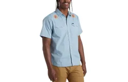 Howler Brothers Men&apos;s Crosscut Deluxe Short Sleeve Shirt In Beach Blooms&colon; Blue Chambray