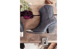 Miim Women&apos;s The Bb Boots In Black