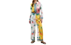 Skies Are Blue Capri Satin Pants In Sunflower