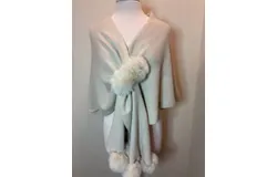 Shawl Dawls Women Pull Through Wrap In Cream