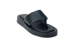 Matisse Izzie Sandals In Black