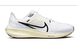 Nike Women&apos;s Pegasus 40 In White&sol;black&sol;coconut Milk