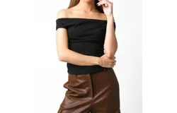Olivaceous Off The Shoulder Top In Black