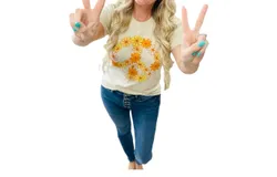 She Shed Daisy Peace Tee In Yellow