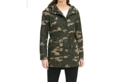 Levi&apos;s The Jess Cotton Fishtail Camo Print Hooded Parka Jacket In Green
