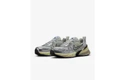 Nike Men&apos;s V2K Run Sneaker In Summit White&sol;platinumiron Ore&sol;metallic Silver