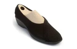Arcopedico Women&apos;s Mailu Flat Shoes In Black