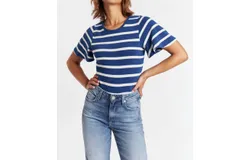 Amo Sylvie Tee In Natural&sol;navy