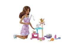 Mu&ntilde;eca Barbie con Condominio Kitty y Set de Juguetes con Mascotas