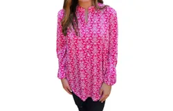 Erma’S Closet Print Pullover Top With Button Detail In Pink&sol;white