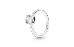 Anillo Pandora Solitario En Plata De Ley Brillante Original 190052C01 &vert; Joyería De Lujo Para Mujer &vert; Ideal Para Regalo Elegante &vert; Compatible Con Charms Pandora