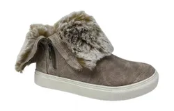 Very G Plusher Slip-On Shoes In Cream