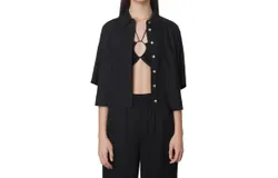 Nia Cropped Boxy Shirt In Black