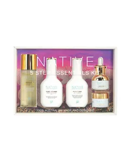 Kit Esencial de 5 Pasos Native por Klara para Mujeres - 5 Piezas 3.4oz Agua Micelar Limpiadora Todo en Uno, 1.4oz Tónico de Vitamina Pura y Nebulizador Facial, 1.4oz Gel Limpiador Purificante, 0.5oz Suero Dorado Vitamina Pura Iluminador, 0.5oz Hidratante Rico en Vitaminas
