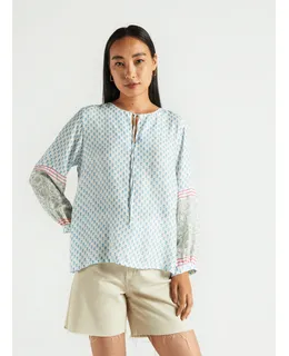 Blusa fluida con mangas
