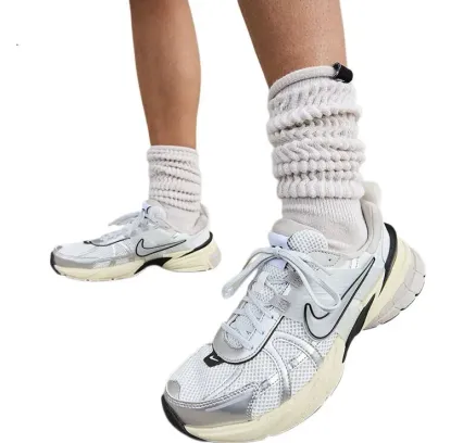 Zapatillas Casual para Mujer NIKE W NIKE V2K RUN FD0736-100 Blanca Gris Negra Tamaño 38.5