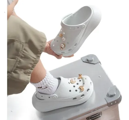 Sandalias Crocs Classic Puff Clog para hombres y mujeres